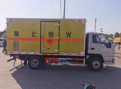 彬村山华侨农场爆破器材运输车技术升级与安全合规新趋势